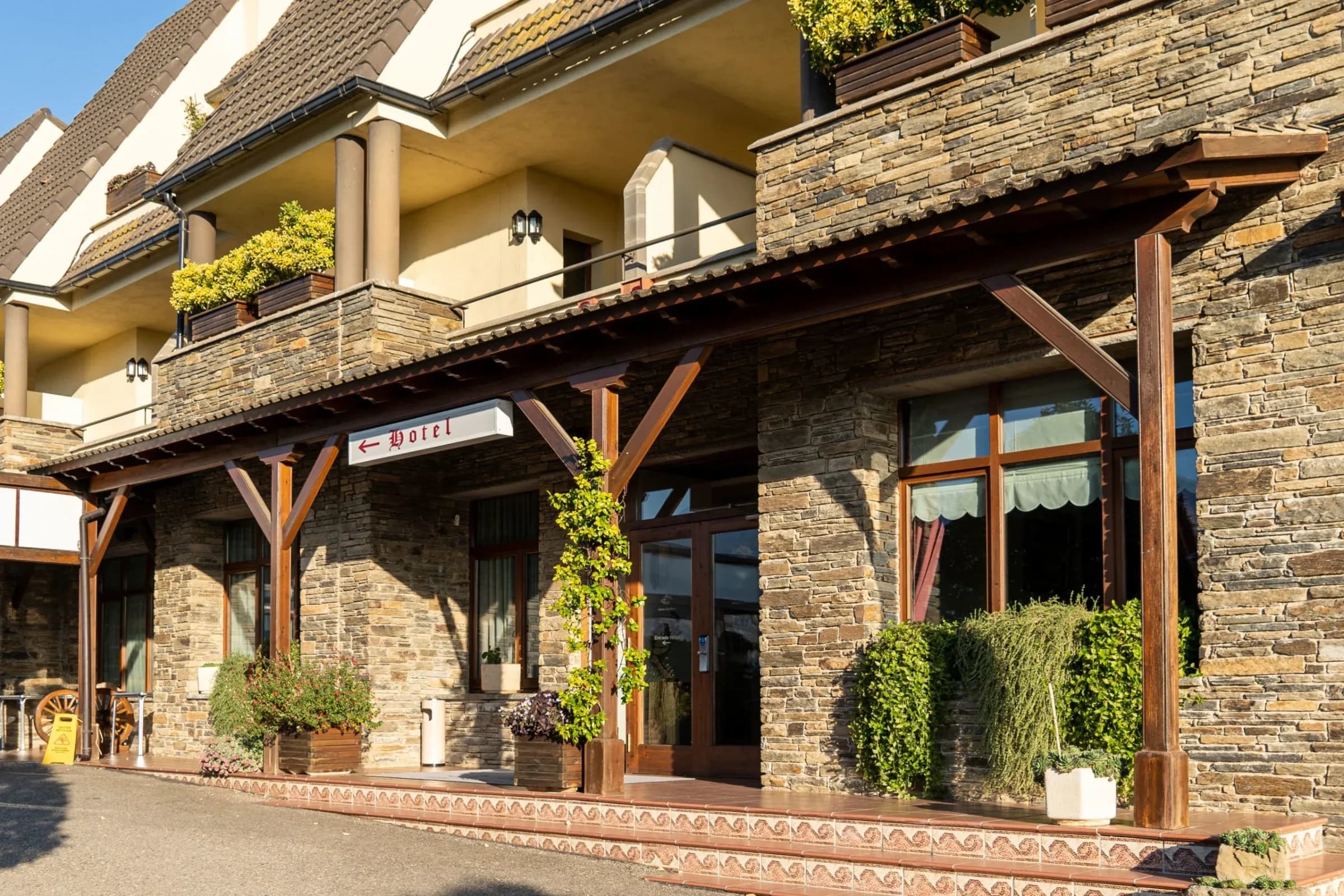 Hotel - Restaurant Cal Petit