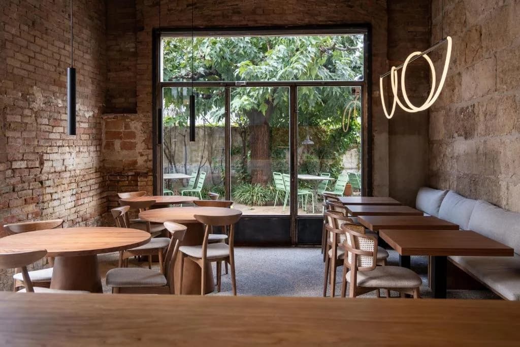 Flora Hostel